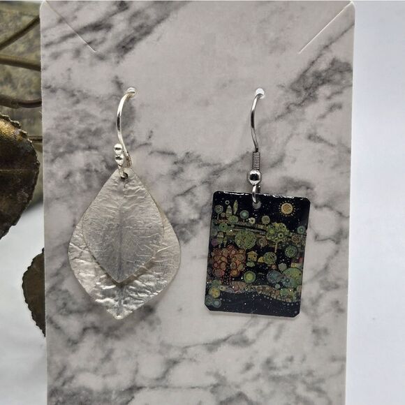 "5/$25" Mismatched Silvertone Lightweight Leaf/Art Dangle Earrings - Picture 5 of 6